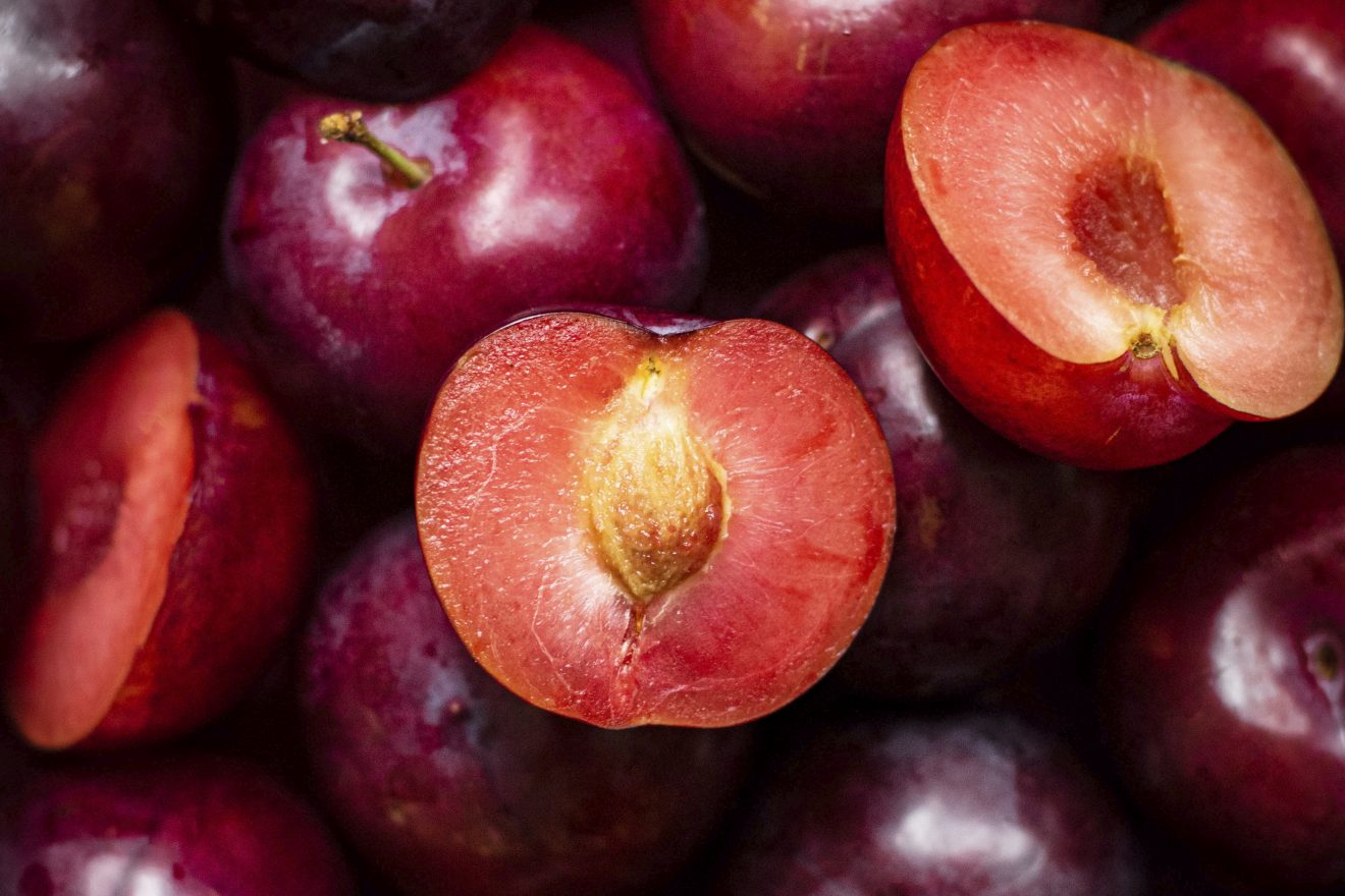 health-benefits-of-plum-fruit-mandi